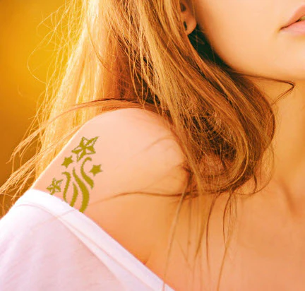 Gold Stars Glitter Tattoo - Image 2