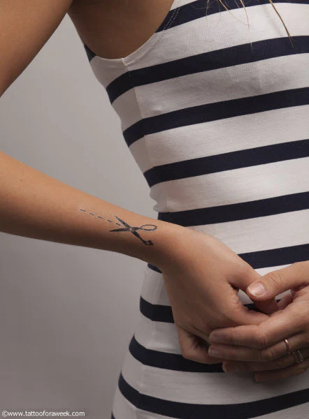 Scissors Tattoo - Image 2